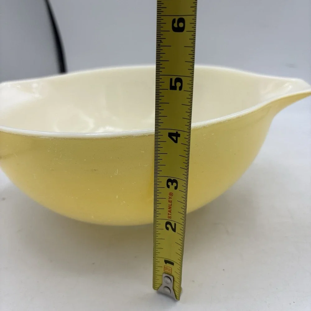 Vintage Pyrex Mixing Bowl Yellow Cinderella Nest 443 2 1/2 Qt Tab Handles USA
